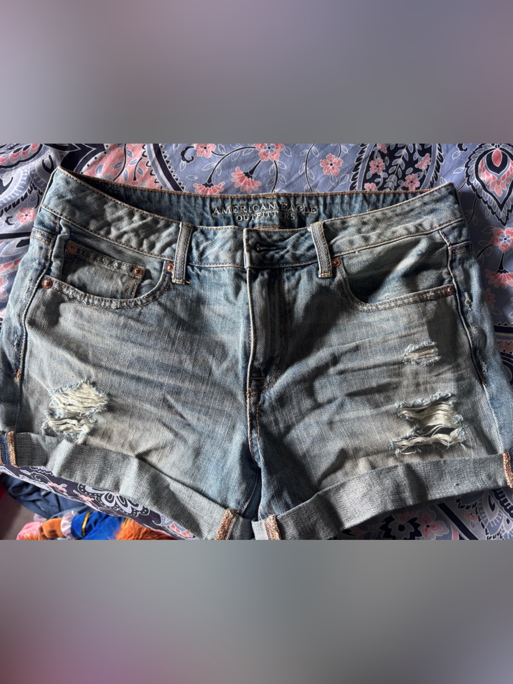American Eagle Outfitters Light Blue Distressed Denim Roll-Cuff Shorts boy midi